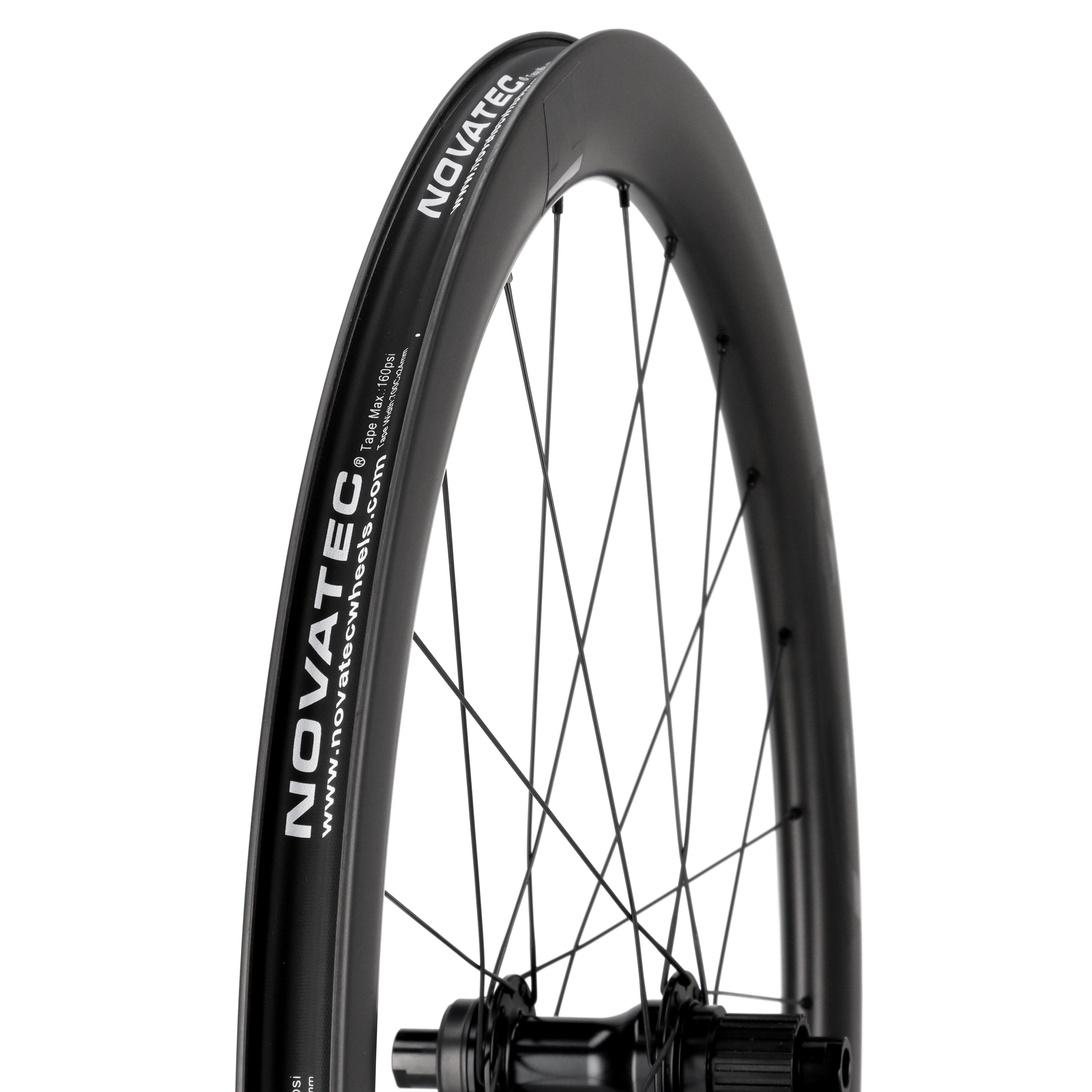 Novatec R4 Carbon Laufradsatz | 700C / 28 Zoll | Disc Clincher | 12x100 / 12x142 mm | Shimano Micro Spline - RAAAD.com