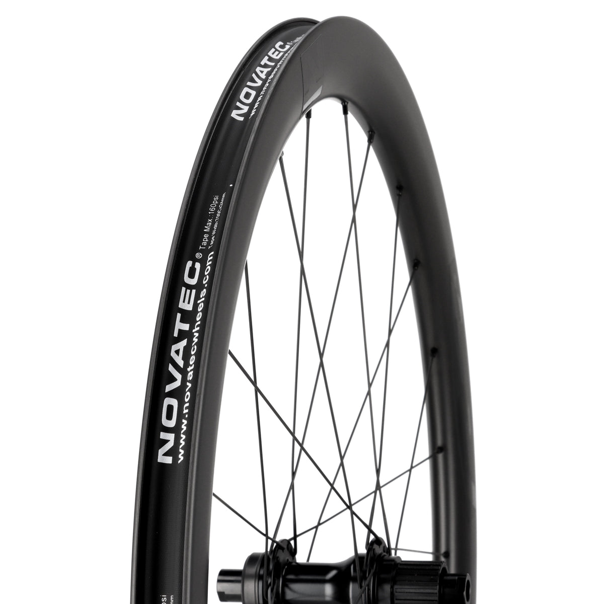 Novatec R4 Carbon Laufradsatz | 700C / 28 Zoll | Disc Clincher | 12x100 / 12x142 mm | Shimano Micro Spline - RAAAD.com