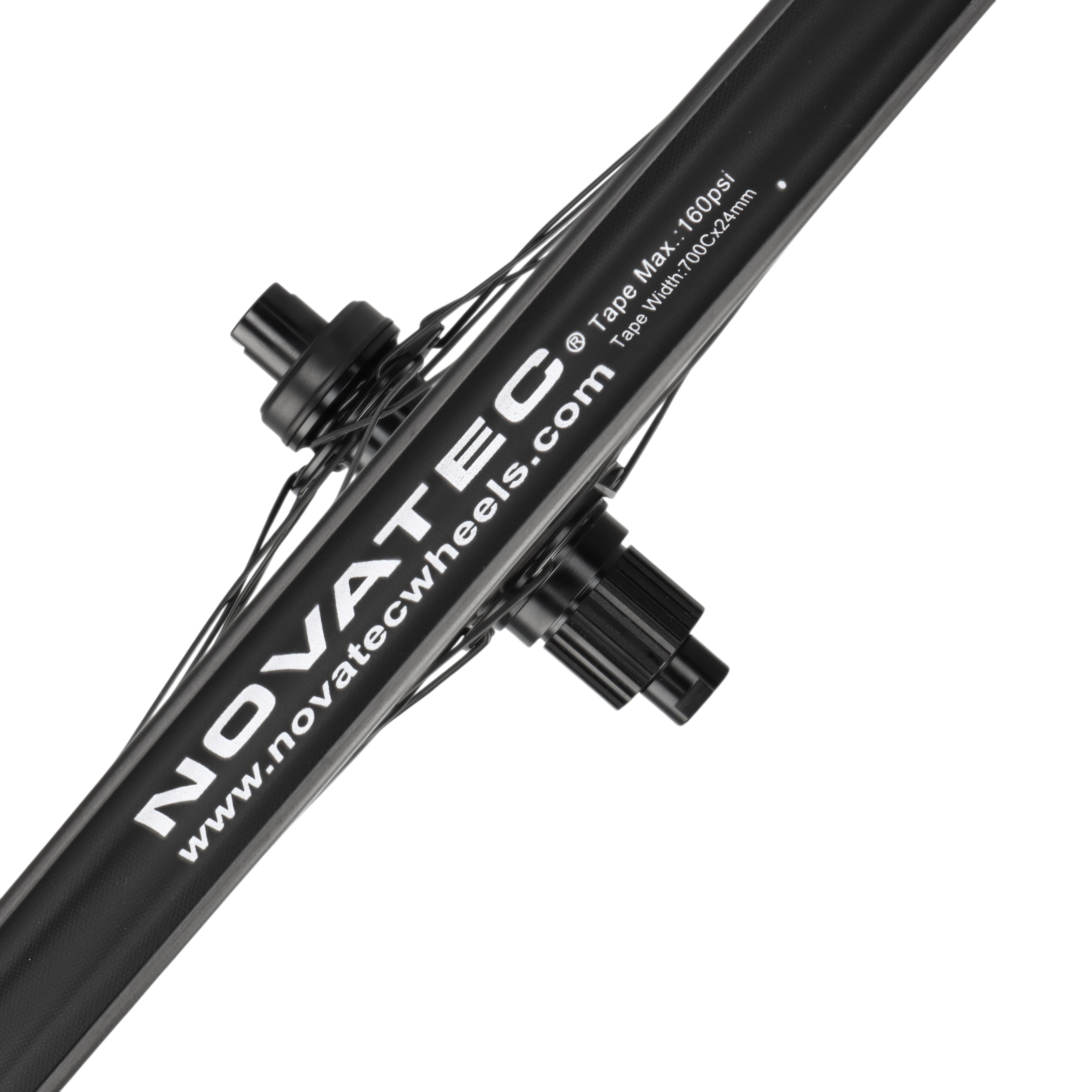 Novatec R4 Carbon Laufradsatz | 700C / 28 Zoll | Disc Clincher | 12x100 / 12x142 mm | Shimano Micro Spline - RAAAD.com