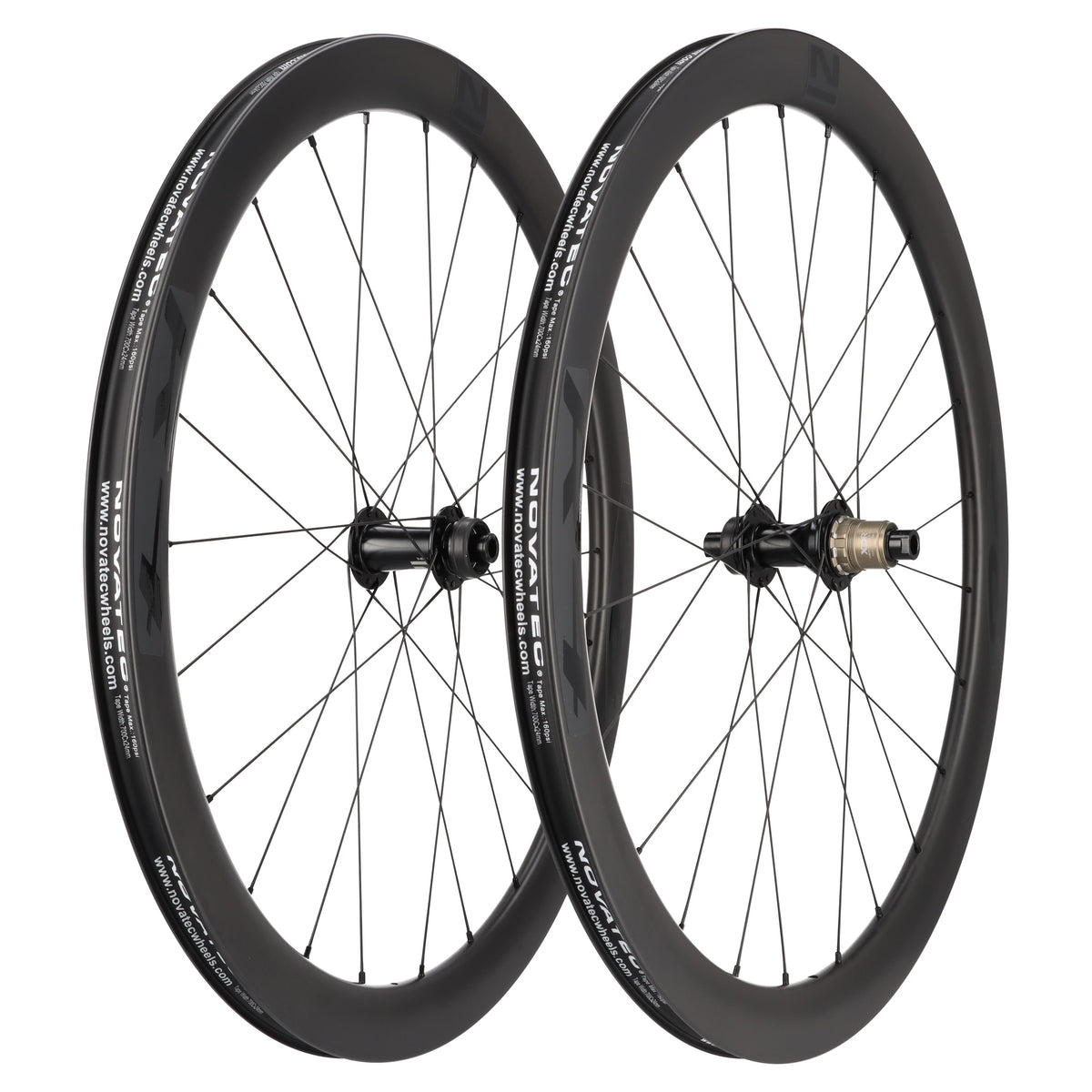 Novatec R4 Carbon Laufradsatz | 700C / 28 Zoll | Disc Clincher |12x100 / 12x142 mm | SRAM XDR - RAAAD.com