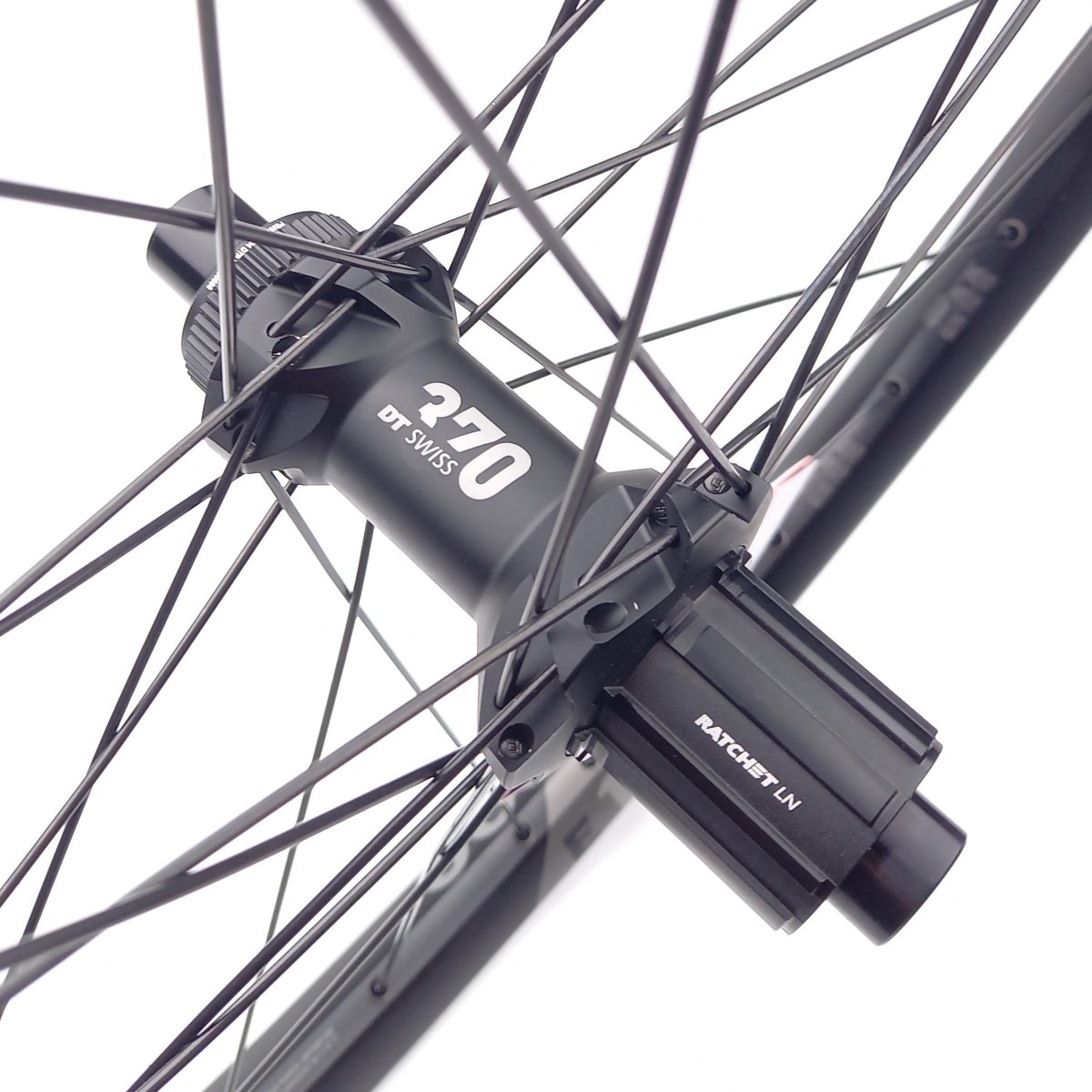 DT Swiss Laufradsatz E 1900 Spline 30 27,5 Zoll Centerlock Boost - RAAAD.de
